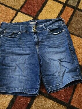 Torrid Size 24 Blue Denim Bermuda Shorts